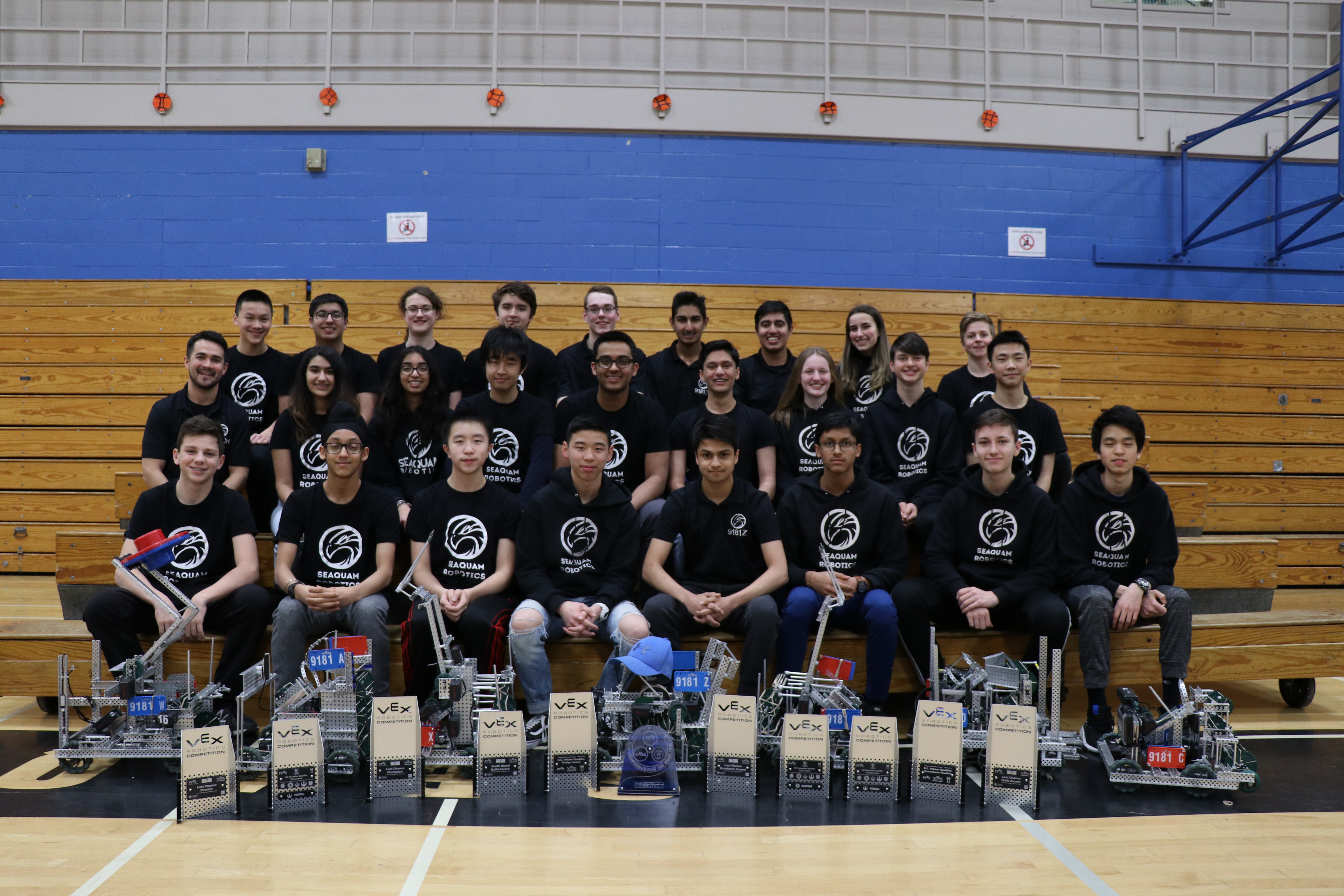 Photo of Seaquam Robotics members